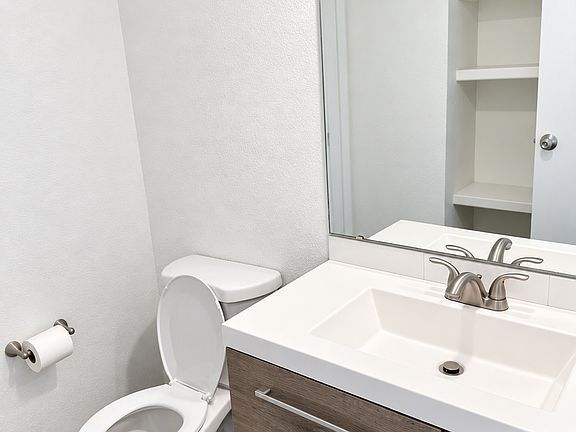 4th image of 1319 S Puget Dr APT D17