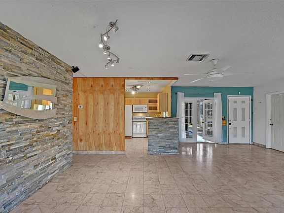 3rd image of 2822 SW Natura Boulevard