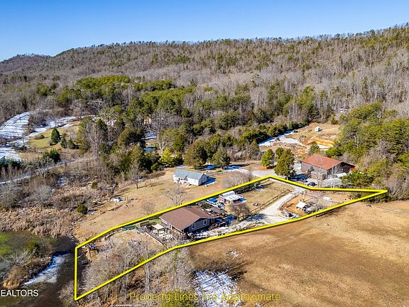 4th image of 1491 Reagan Valley Rd