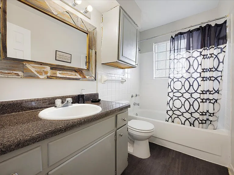 Graceland Pointe Apartments: Modern Style, Excellent Value in Memphis — Photo 11