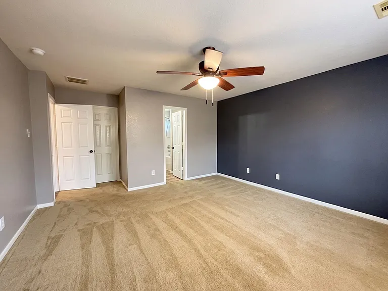 8102 Sanders Glen Ln — Photo 11