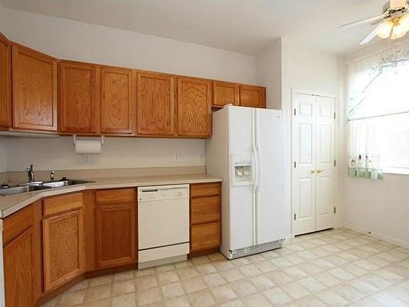 4th image of 2710 Cedarbrook Way