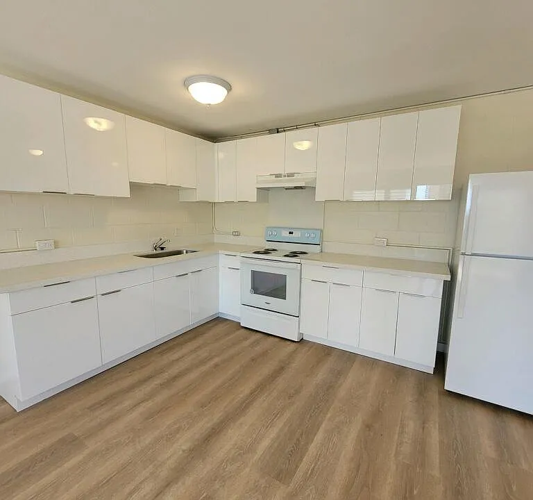 509 University Ave #602