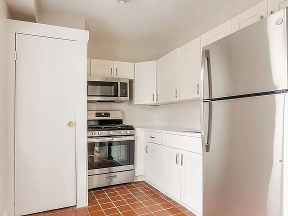 5th image of 255 E 110th St APT 3B