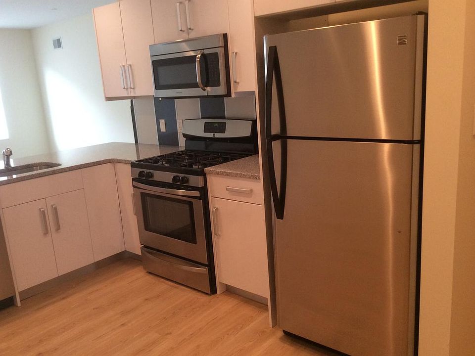 1st image of 4800 Brown St APT 32