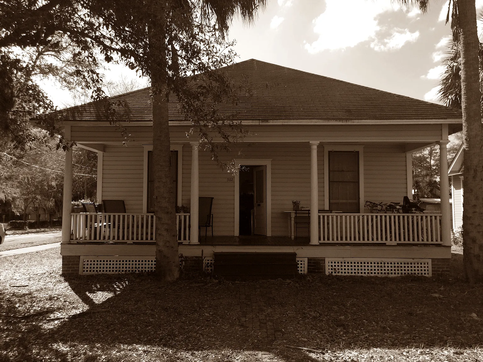 3 bed, $1,900 — Photo 2