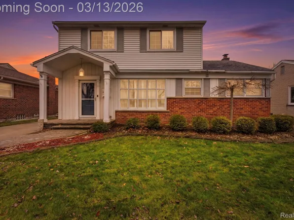 22948 Lingemann St, Saint Clair Shores, MI 48080