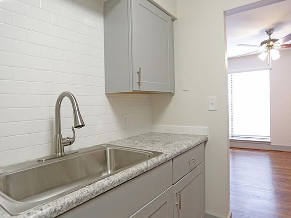 2nd image of 1534 17th St S #208ed32b5