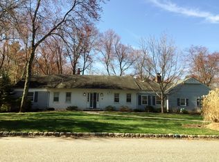 9 Pine Rd, Roseland, NJ 07068