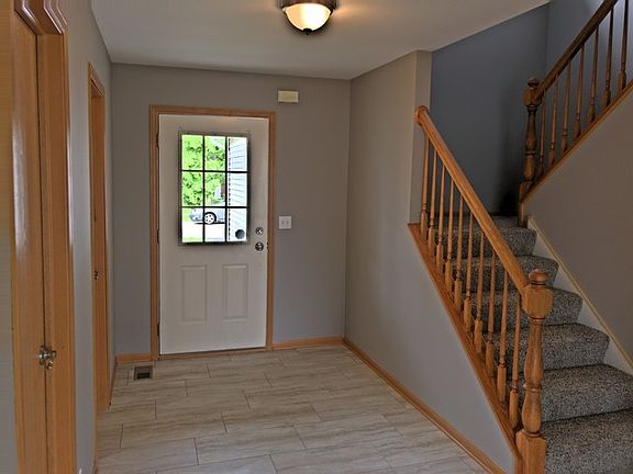 2nd image of 673 Navajo St