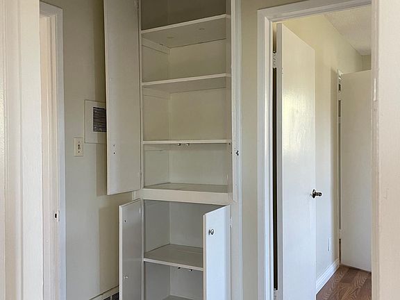 5th image of 9036 Carson St #1