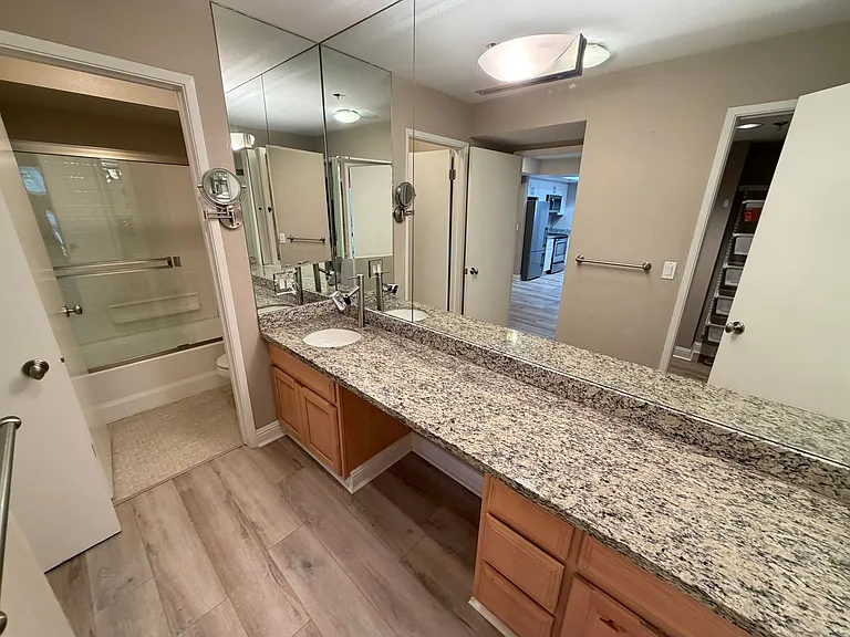 2560 Oak Rd #321 — Photo 10
