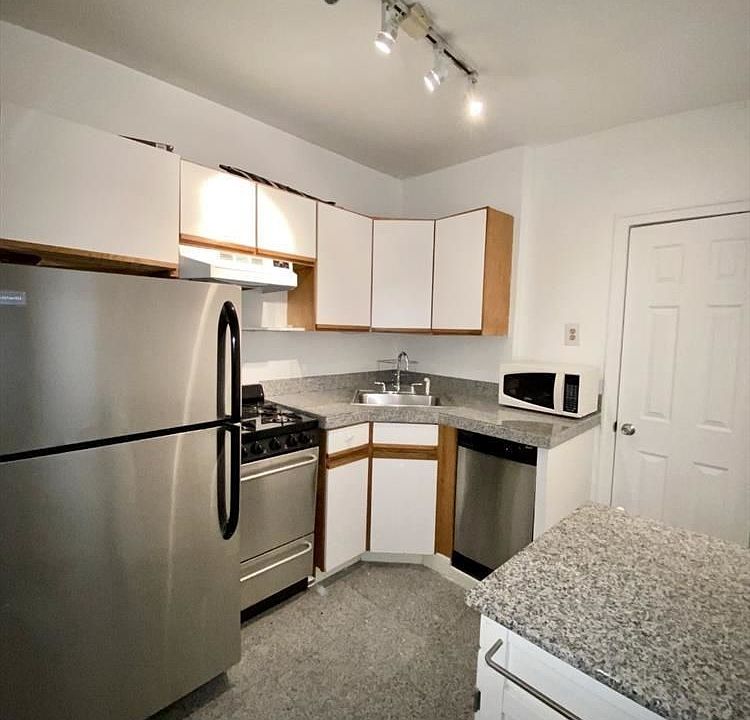 1st image of 246 E 90th St APT 3A