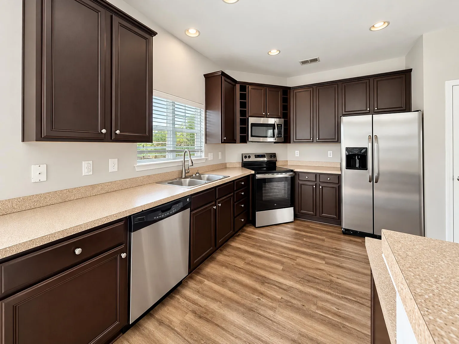3 bed, 2.5 bath, 1780 sqft, $2,500 — Photo 3