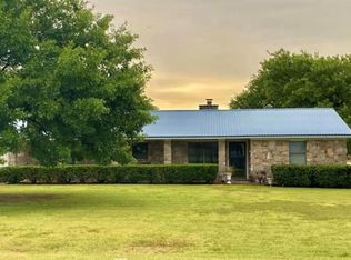 1210 S Washita Ave, Mountain View, OK 73062