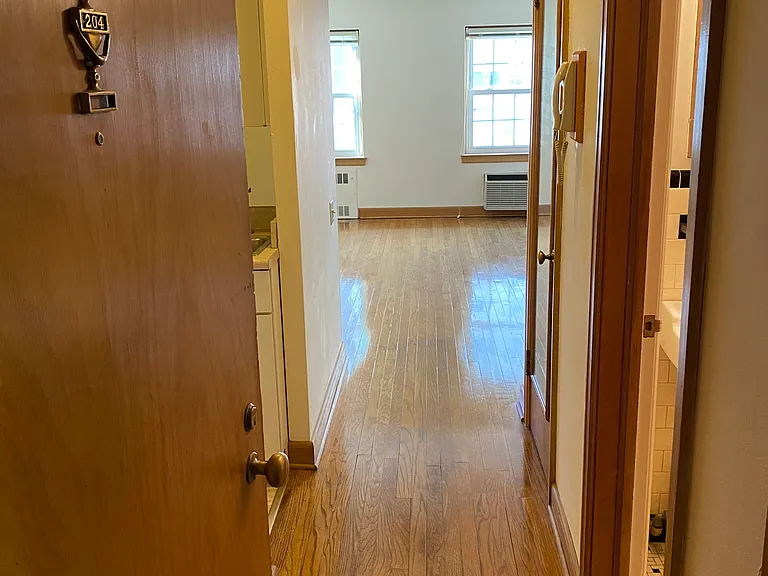 222 South Carroll — Photo 7