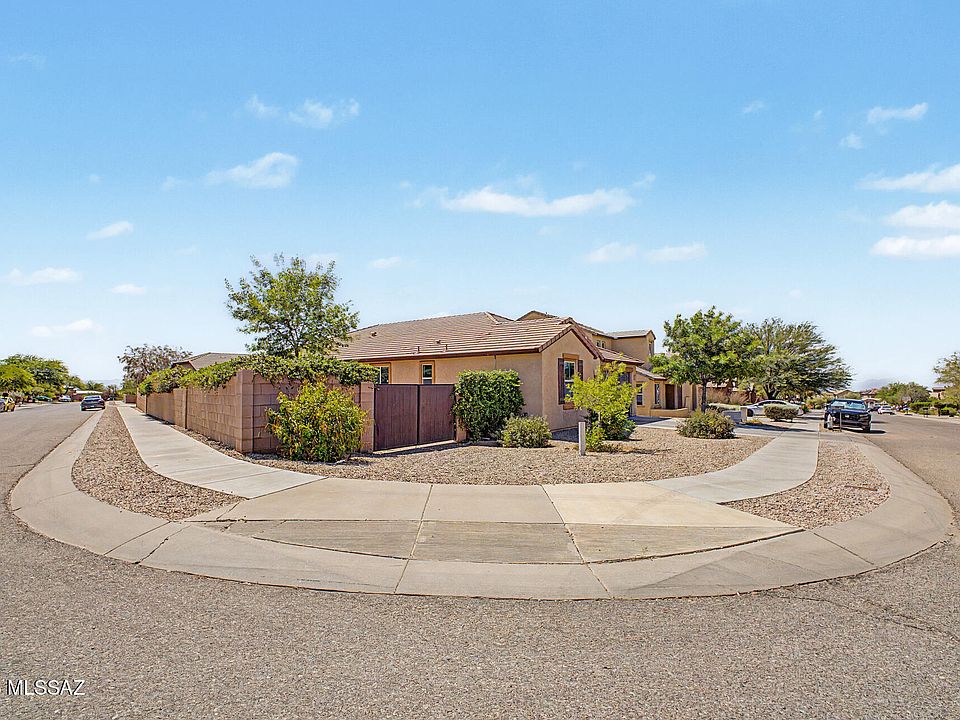 1st image of 726 S Desert Haven Rd