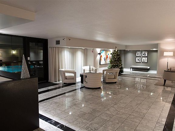 3rd image of 1025 S Shepherd Dr Unit 108