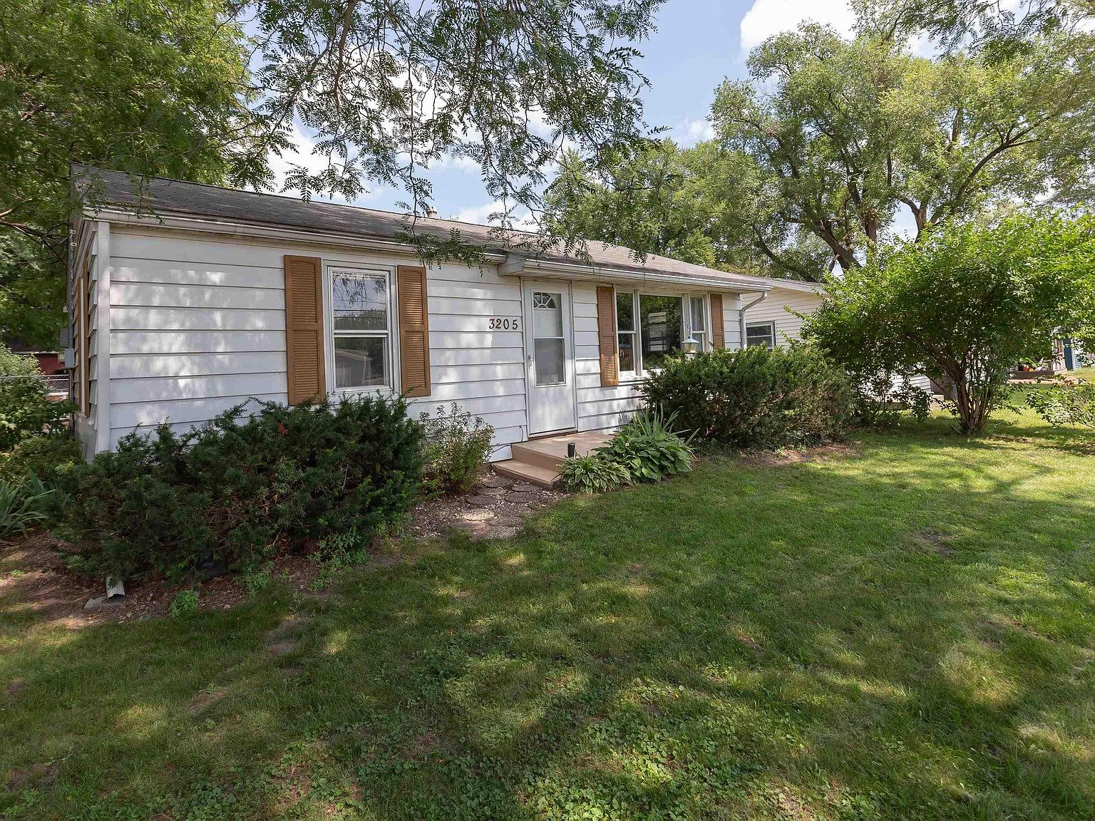 3205 48th Ave, Moline, IL 61265 Zillow