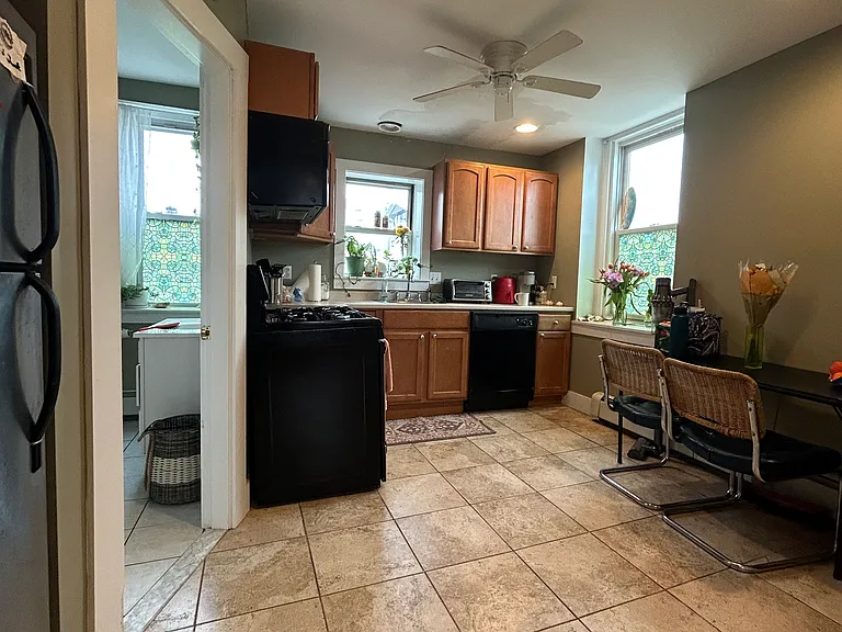 378 Thames St #4 — Photo 10