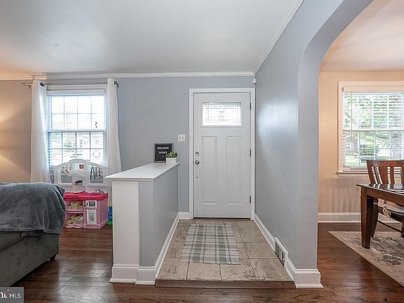 4th image of 43 Netherwood Dr