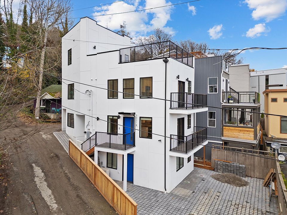 1st image of 3021 SW Harbor Ln Unit A