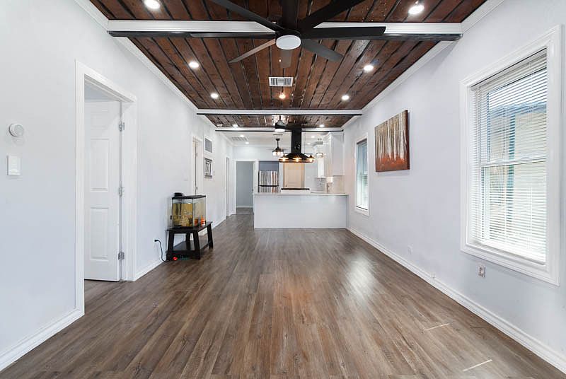 1st image of 560 W Highland Blvd #1