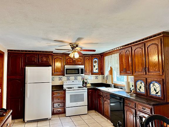 2nd image of 60 Carousel Dr
