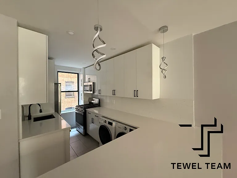 548 W 164th St #2AA — Photo 3