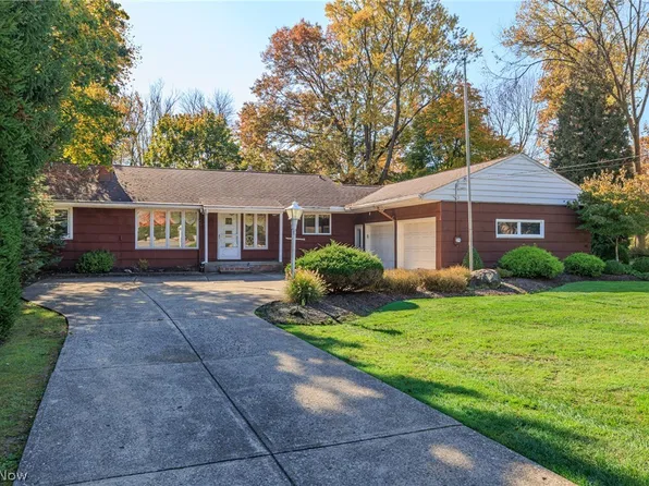 2812 E Wallings Rd, Broadview Heights, OH 44147