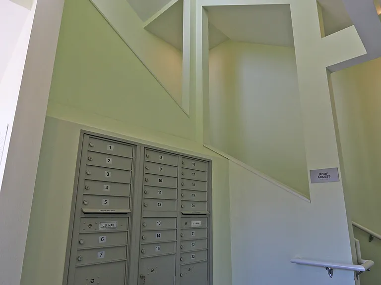 La Pompadour Mail