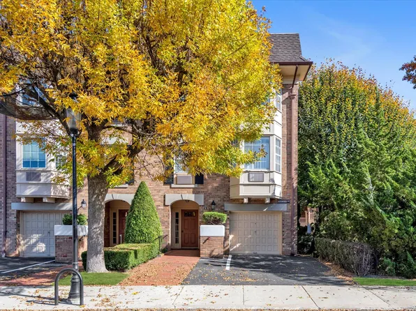 1325 Estates Lane #2F, Bayside, NY 11360