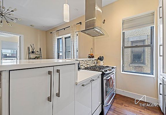 5th image of 160 Wadsworth Ave APT 604