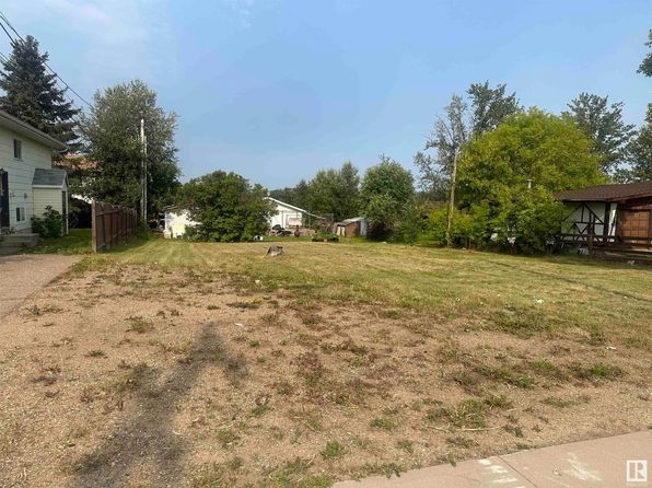 5312 57th St, Cold Lake, AB T9M 1R9