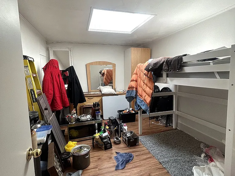 1297 Gerrard St E #A — Photo 14