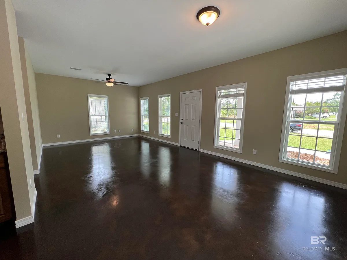 Building Photo - 33228 Stables Dr #B