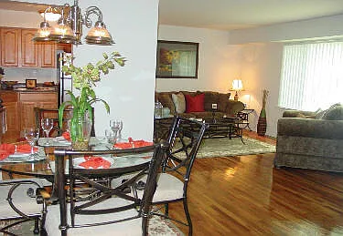 1 Garden Pl — Photo 1