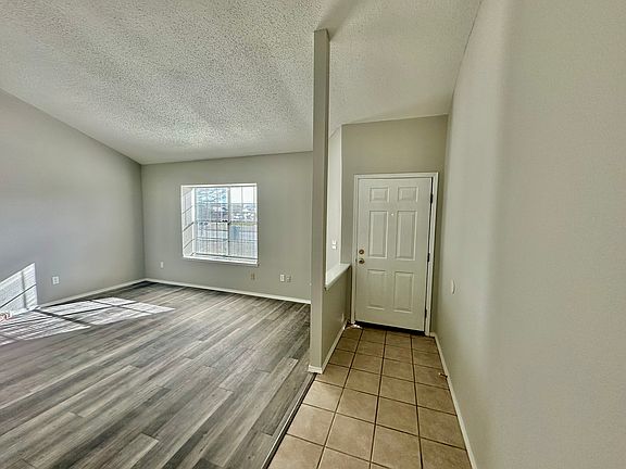 3rd image of 1124-1126 S 25th Pl