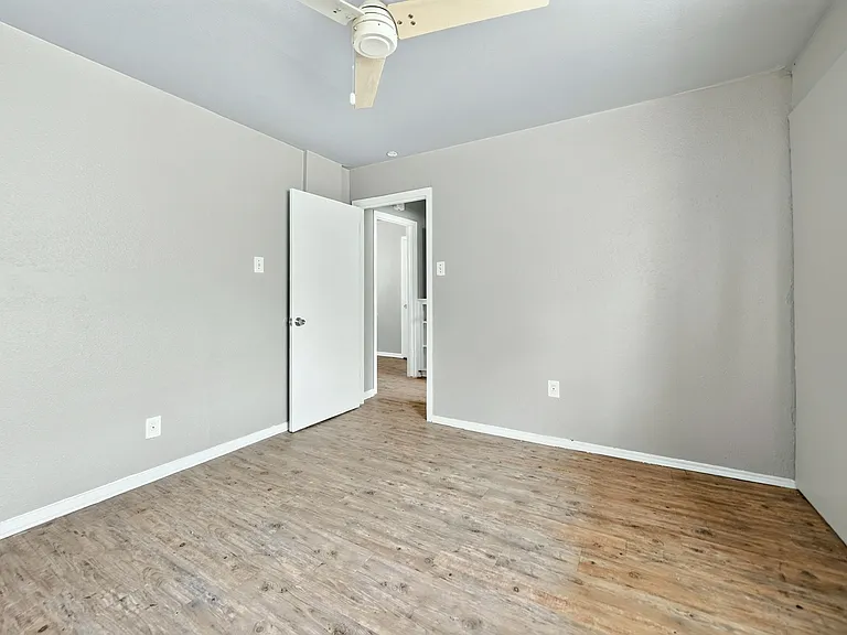 1417 Bennett Ave #G — Photo 10
