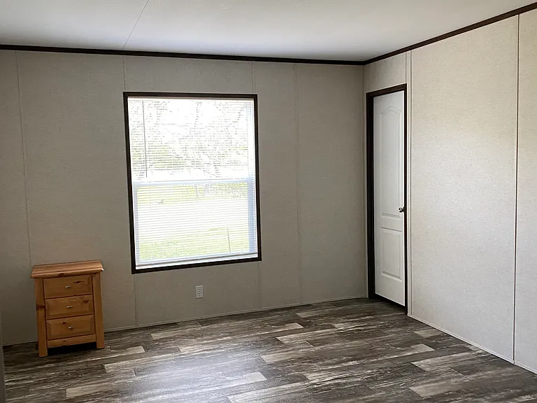 FM 775 — Photo 15