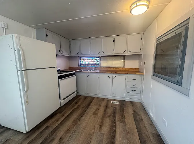 2802 County Shop Rd — Photo 8