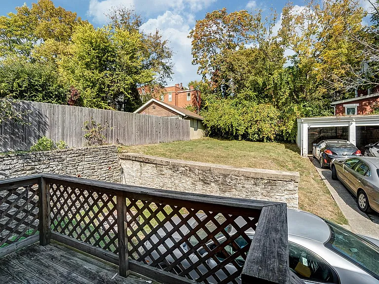 454 Warner St — Photo 38