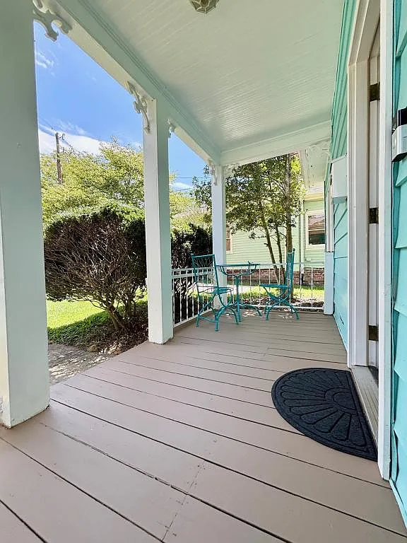 20 Murdock Ave — Photo 2