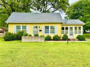 704 E McPherson St, Knob Noster, MO 65336
