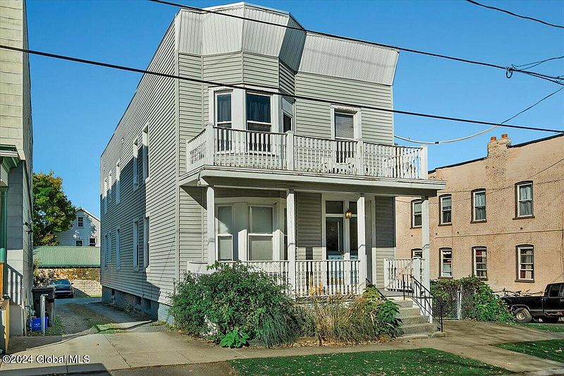 5th image of 2347 17th Street