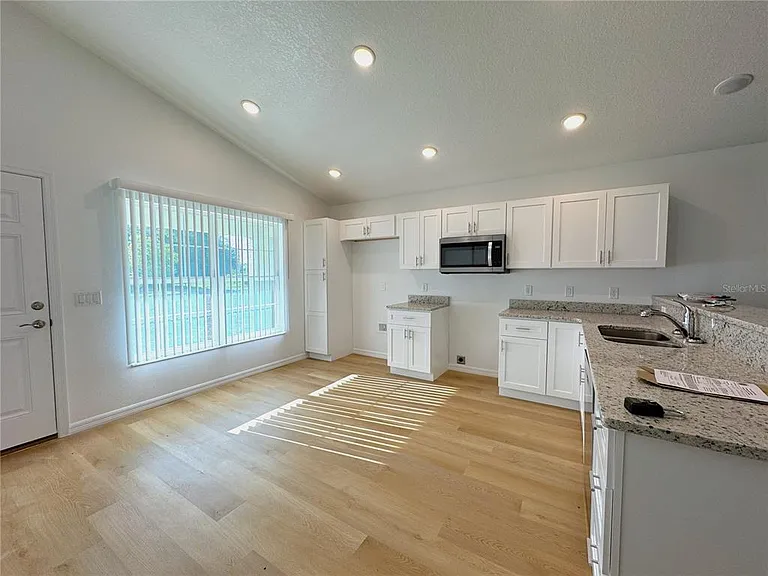 1017 Carnegie Dr — Photo 3