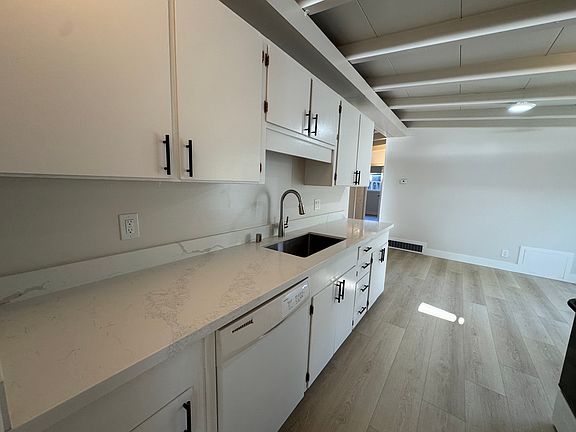 3rd image of 3380 Snively Ave
