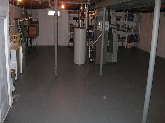 3rd image of 410 Adelaide Ave