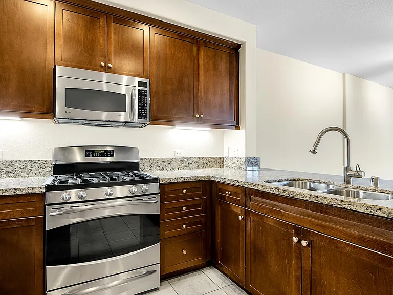 629 Traction Ave #616 — Photo 5