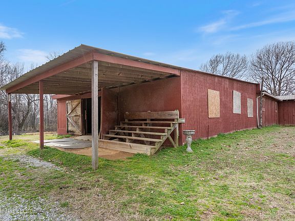 5th image of 9142 Mineral Wells Rd